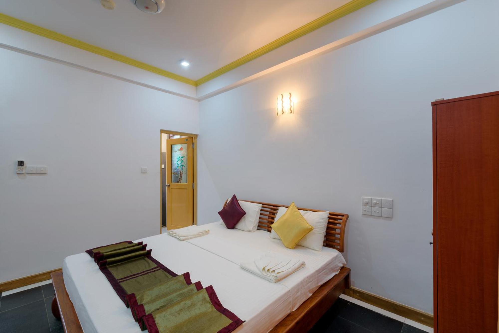 Hotel Sobana Lake Front Udawalawe Exterior foto