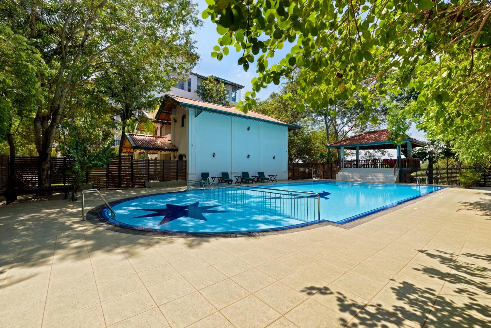 Hotel Sobana Lake Front Udawalawe Exterior foto