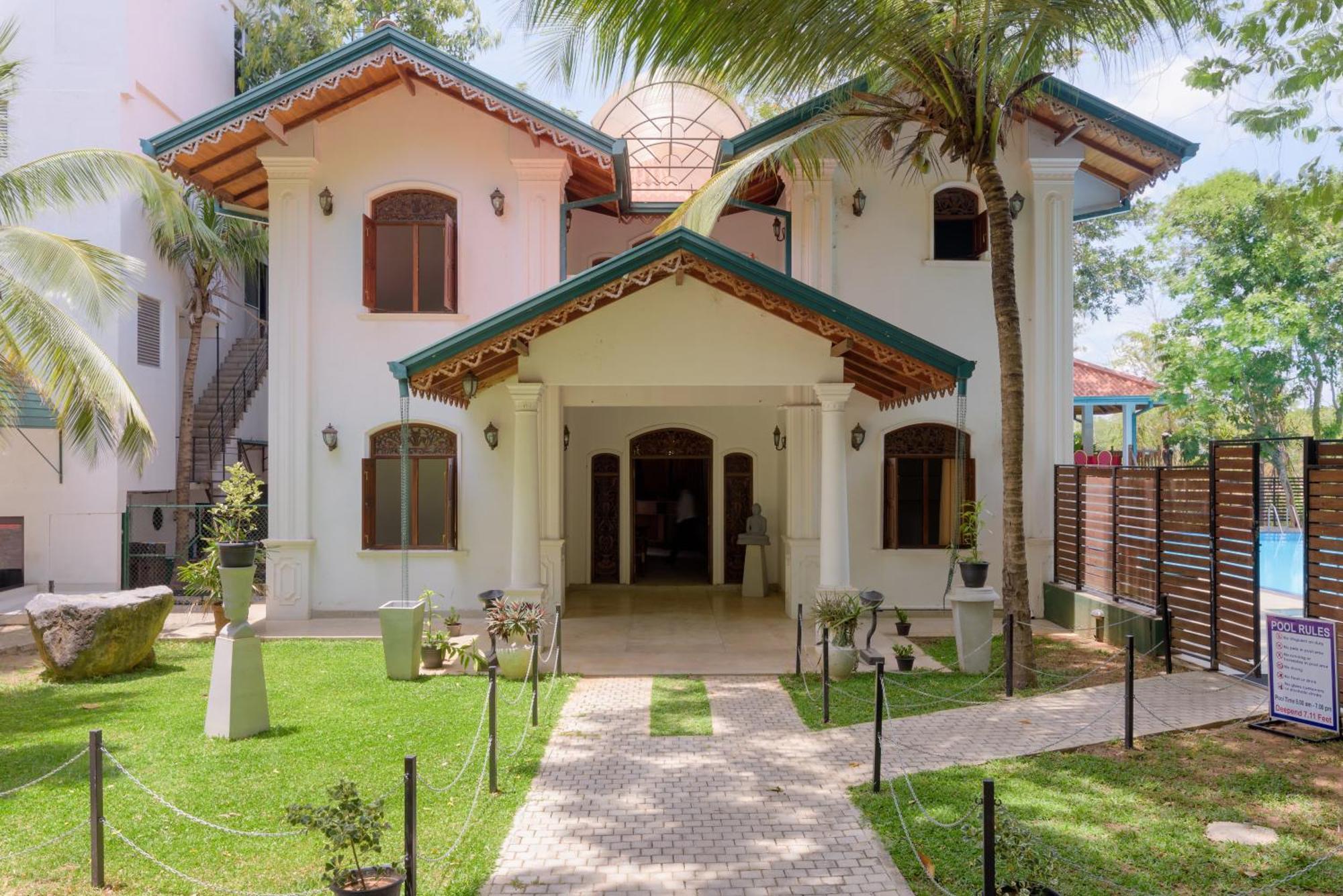 Hotel Sobana Lake Front Udawalawe Exterior foto