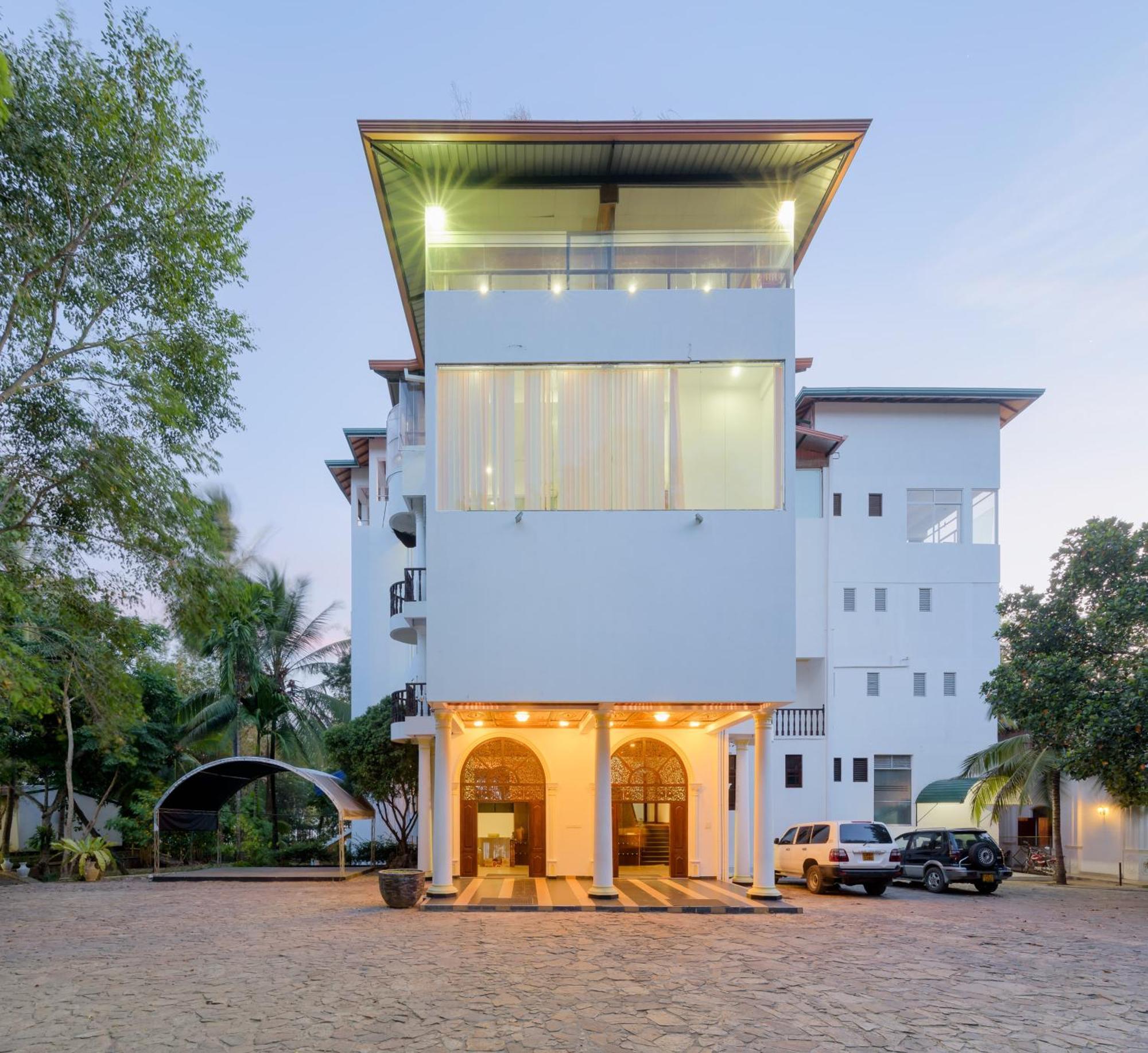 Hotel Sobana Lake Front Udawalawe Exterior foto